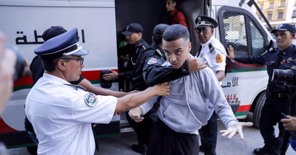 أحكامًا بالسجن جيل زد أحكامًا بالسجن جيل زد