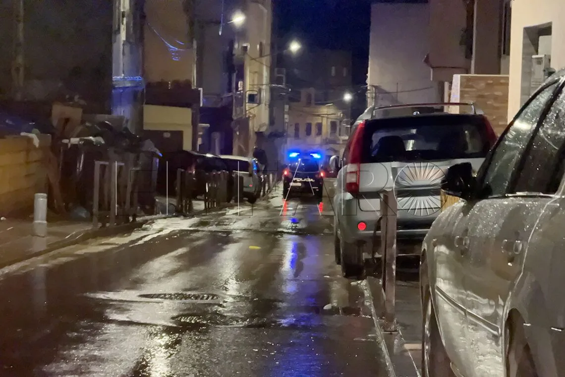 إغلاق محلين تجاريين بسبتة